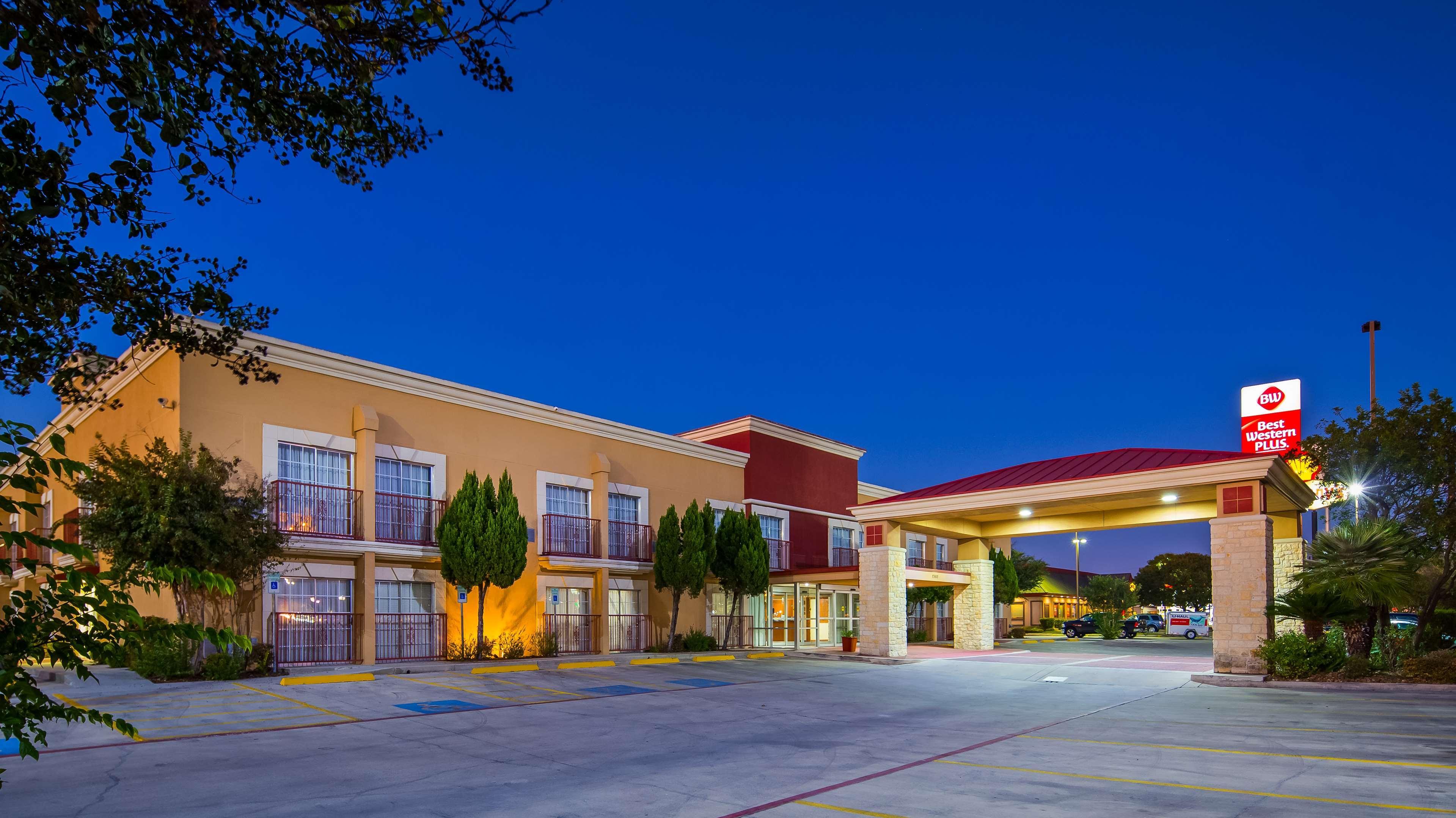 Best Western Plus Atrium Inn Schertz Buitenkant foto